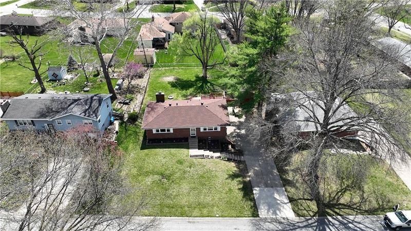 1605 NE 74th Ter, Gladstone, MO 64118