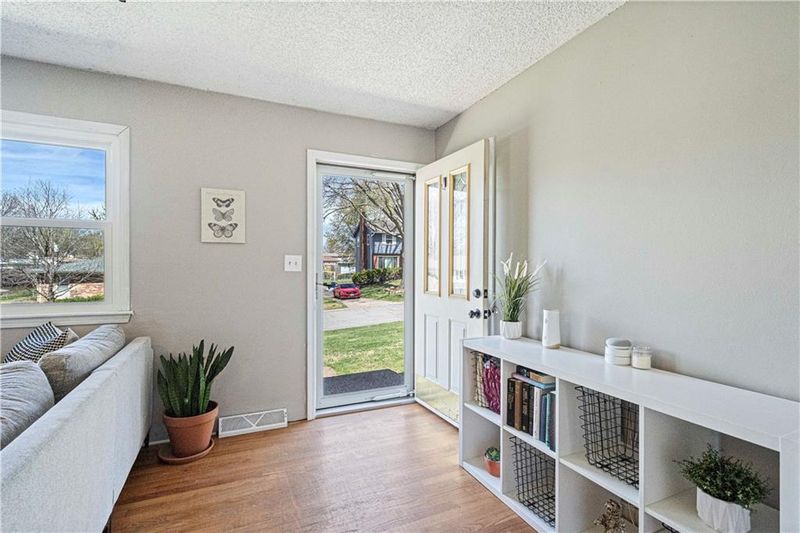 1605 NE 74th Ter, Gladstone, MO 64118