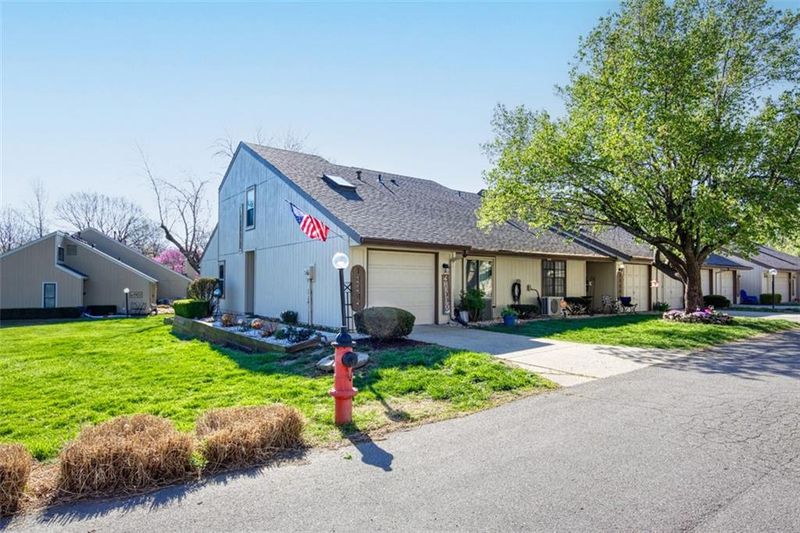 12207 Holmes Ln, Kansas City, MO 64146