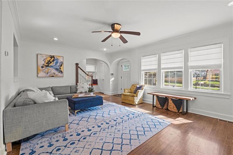 6406 Walnut St, Kansas City, MO 64113
