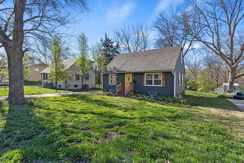 7705 E 50th Ter, Kansas City, MO 64129