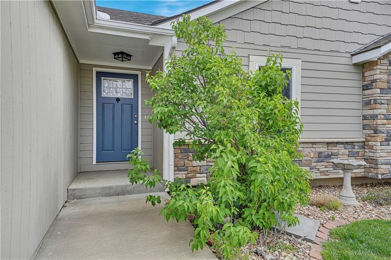 15554 Elm St, Basehor, KS 66007
