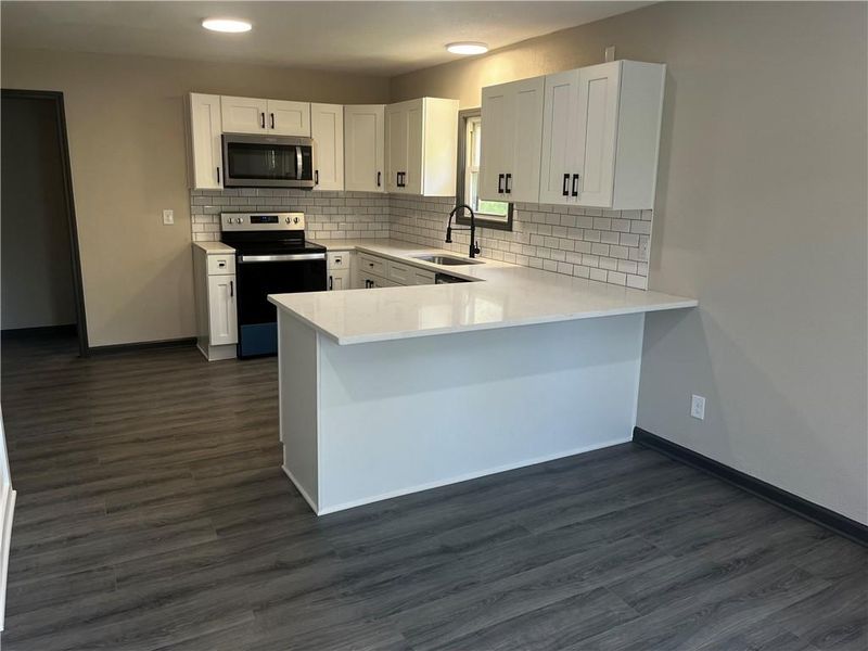 8618 E 30th Ter, Kansas City, MO 64129