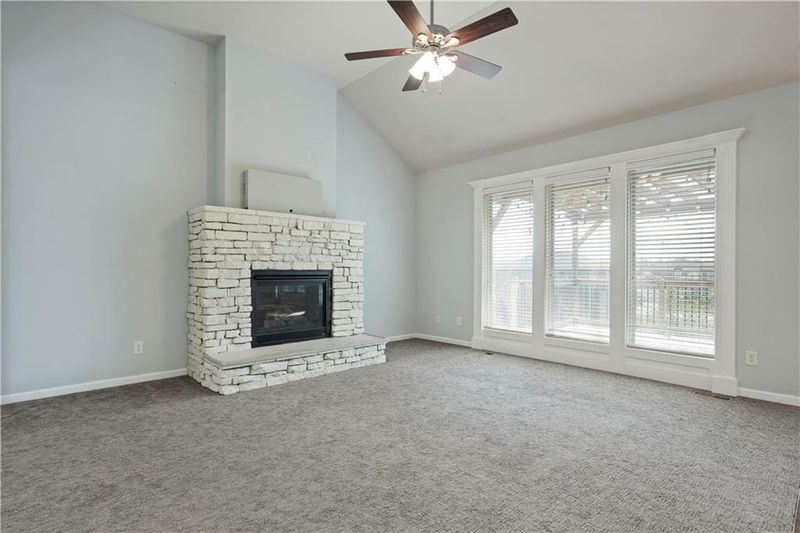 815 NW 112th St, Kansas City, MO 64155