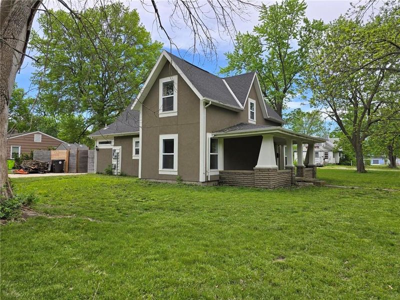 401 Cedar St, Belton, MO 64012