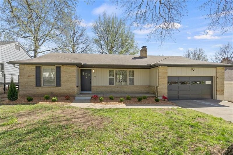 809 W 86th Ter, Kansas City, MO 64114