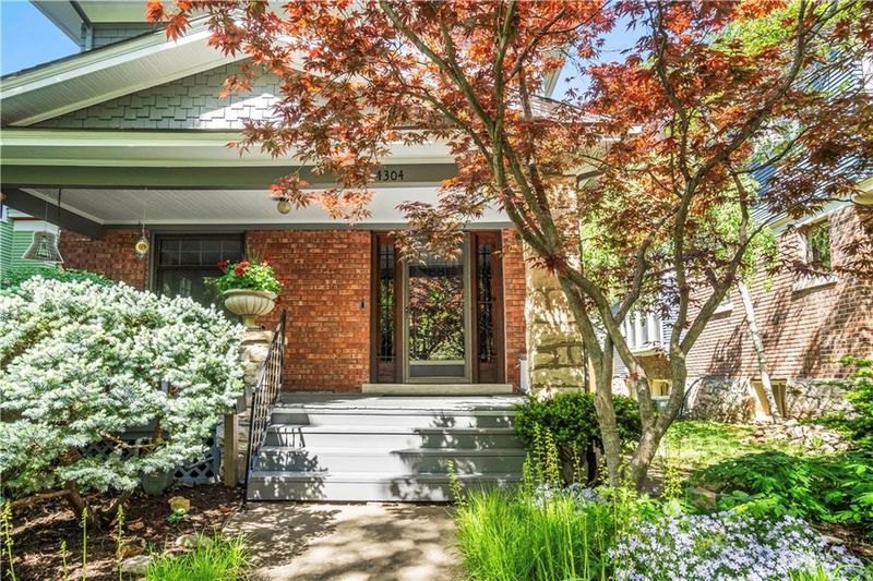 4304 Campbell St, Kansas City, MO 64110