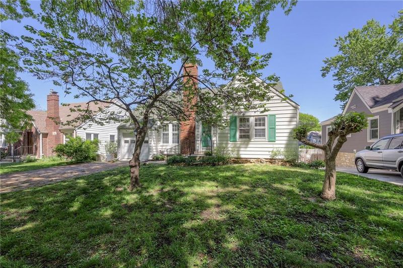 810 E 72nd St, Kansas City, MO 64131