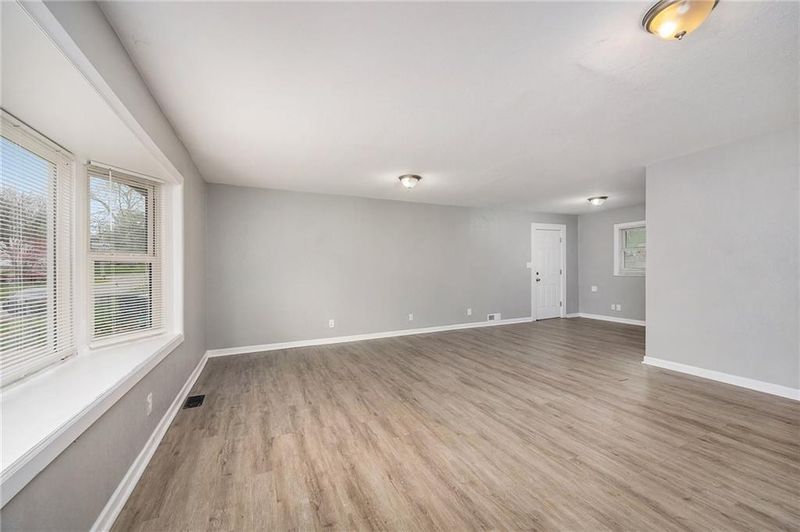 1501 E 72nd St, Kansas City, MO 64131