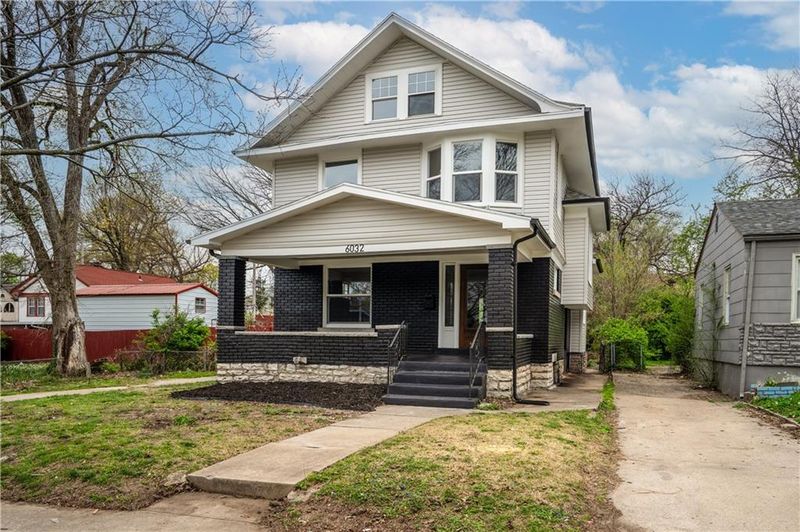 6032 Tracy Ave, Kansas City, MO 64110