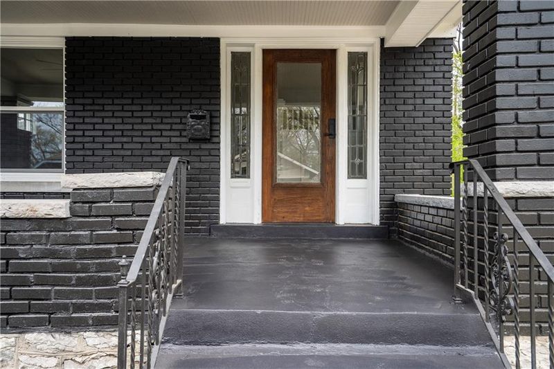6032 Tracy Ave, Kansas City, MO 64110