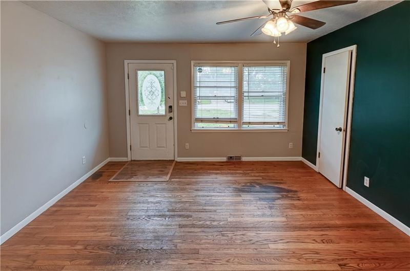 8112 E 66th Ter, Kansas City, MO 64133