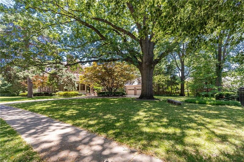 1001 W 58 Ter, Kansas City, MO 64113