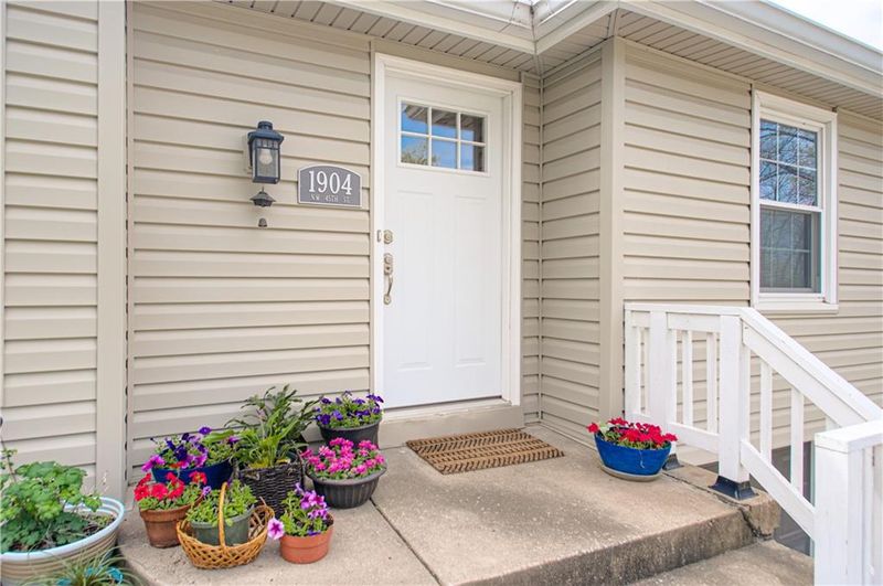 1904 NW 45th St, Riverside, MO 64150