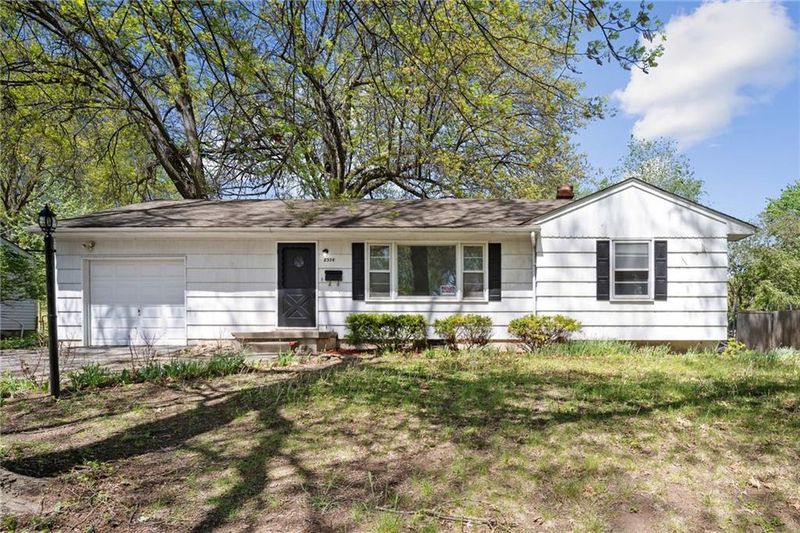8304 E 106th Ter, Kansas City, MO 64134