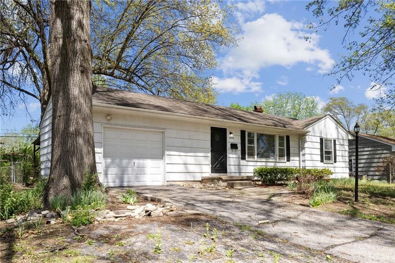 8304 E 106th Ter, Kansas City, MO 64134
