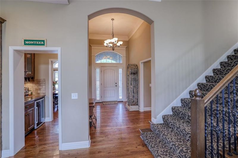 1426 Young Cir, Raymore, MO 64083