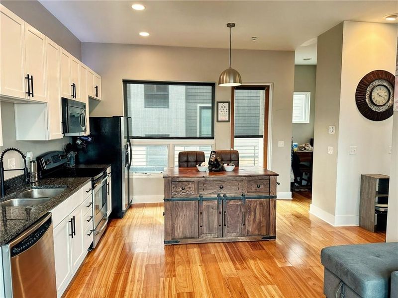 4551 Washington St #D2, Kansas City, MO 64111