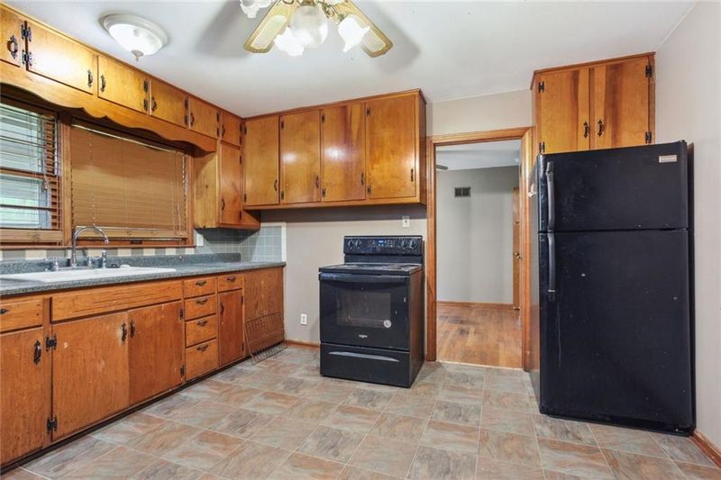 6509 E 110th St, Kansas City, MO 64134