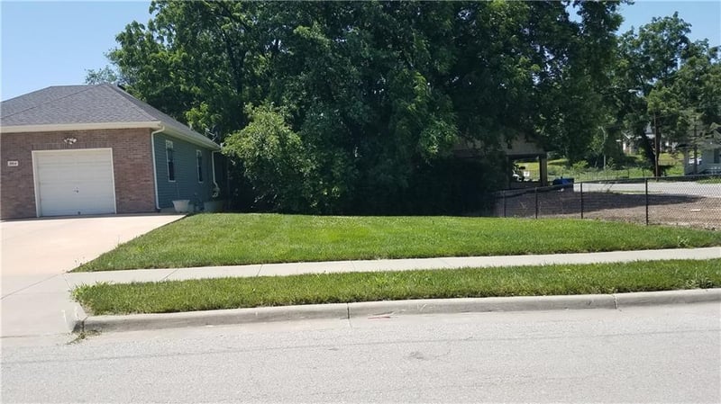 3902 Highland Ave, Kansas City, MO 64110