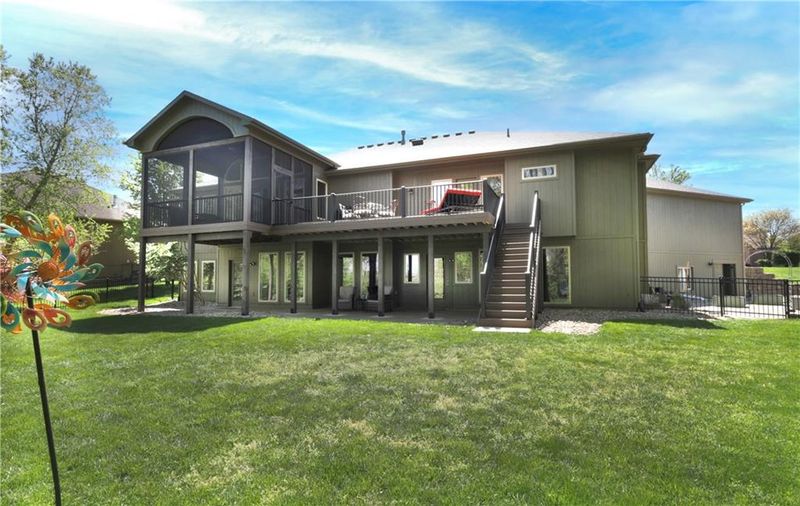 1404 Sandwick Cir, Raymore, MO 64083