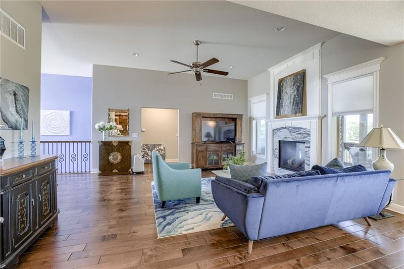 1336 NE Brandywine Rd, Lee's Summit, MO 64064