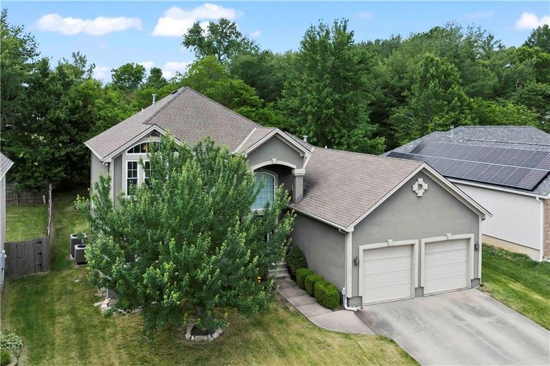 2103 NE Merchison Ct, Blue Springs, MO 64014