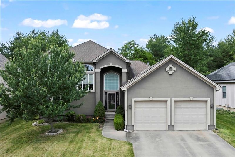 2103 NE Merchison Ct, Blue Springs, MO 64014
