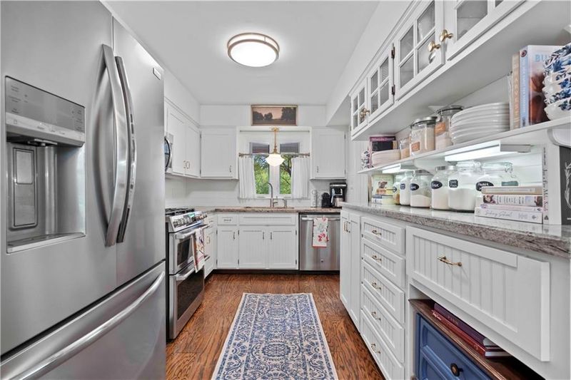 9610 High Dr, Leawood, KS 66206