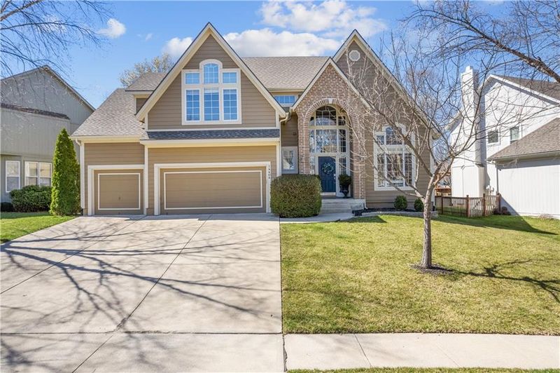 14404 Barton St, Overland Park, KS 66221
