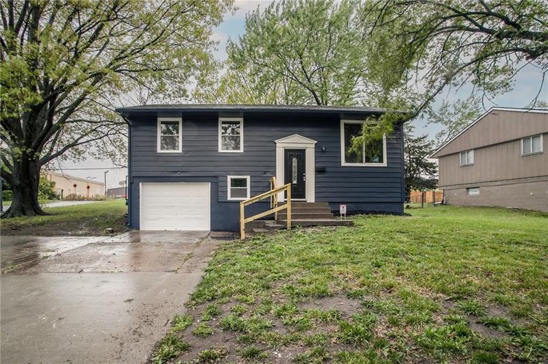 8409 E 93rd Ter, Kansas City, MO 64138