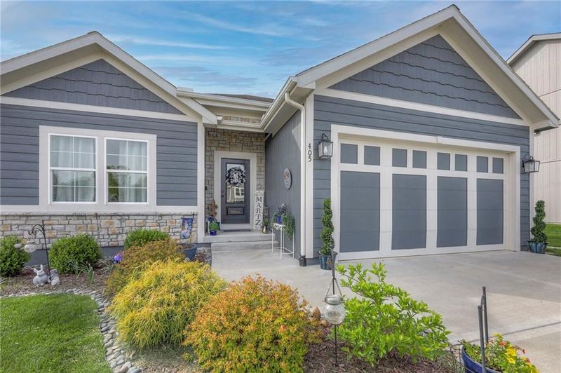 405 Lilly Ln, Liberty, MO 64068