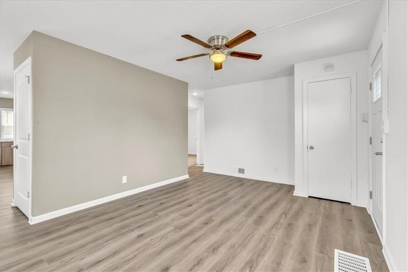 7001 E 17th St, Kansas City, MO 64126