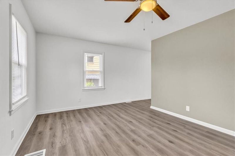 7001 E 17th St, Kansas City, MO 64126