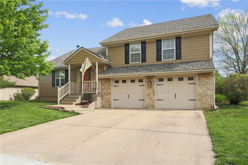 1210 E 118th Ter, Kansas City, MO 64131