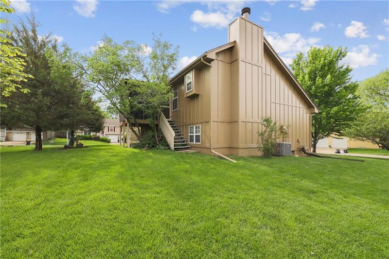 1210 E 118th Ter, Kansas City, MO 64131