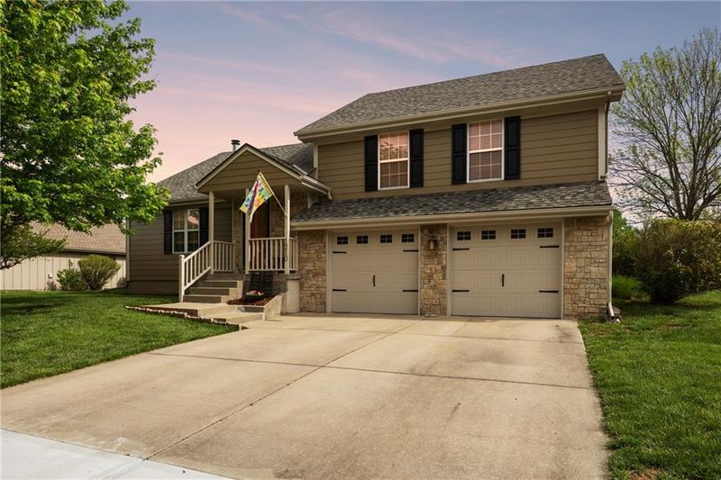 1210 E 118th Ter, Kansas City, MO 64131