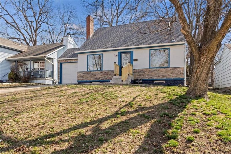 1153 E 65th St, Kansas City, MO 64132