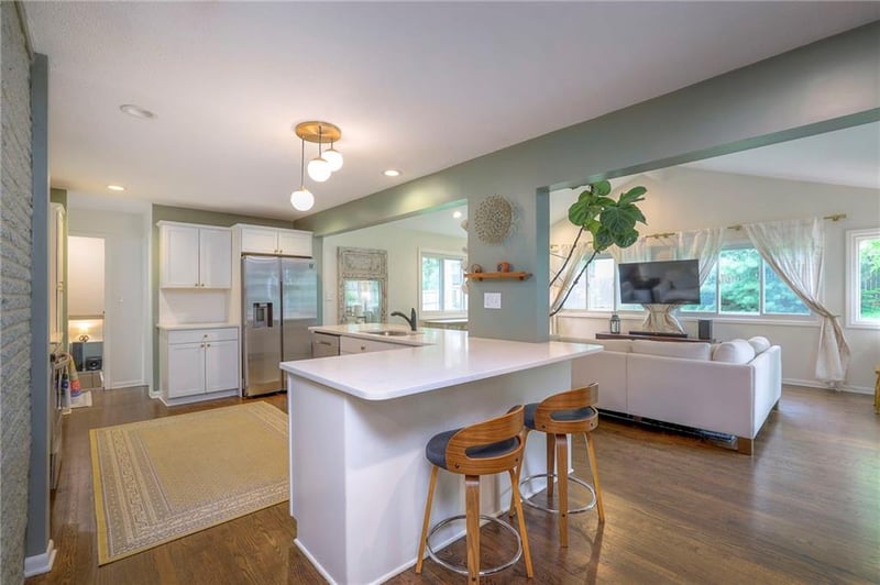 6621 Glenwood St, Overland Park, KS 66202
