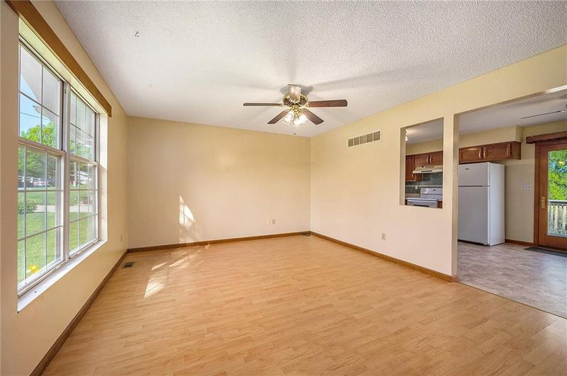 514 E Longfellow St, Kansas City, MO 64119