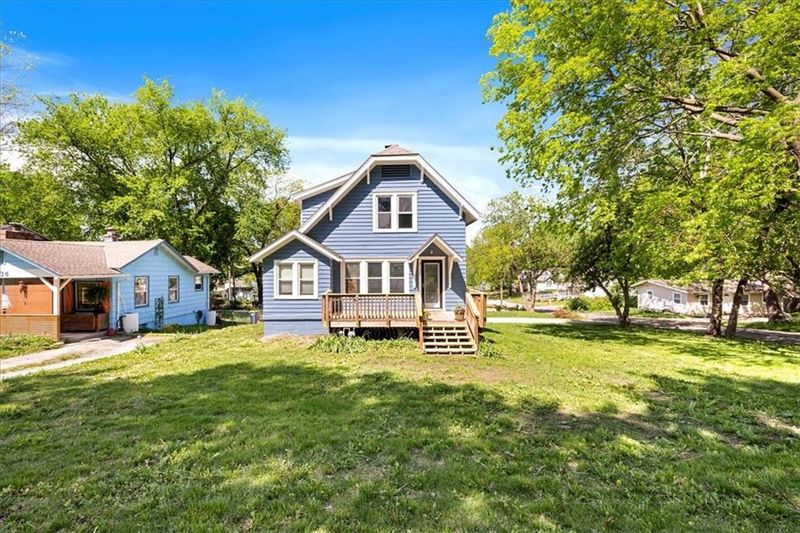 8130 Main St, Kansas City, MO 64114