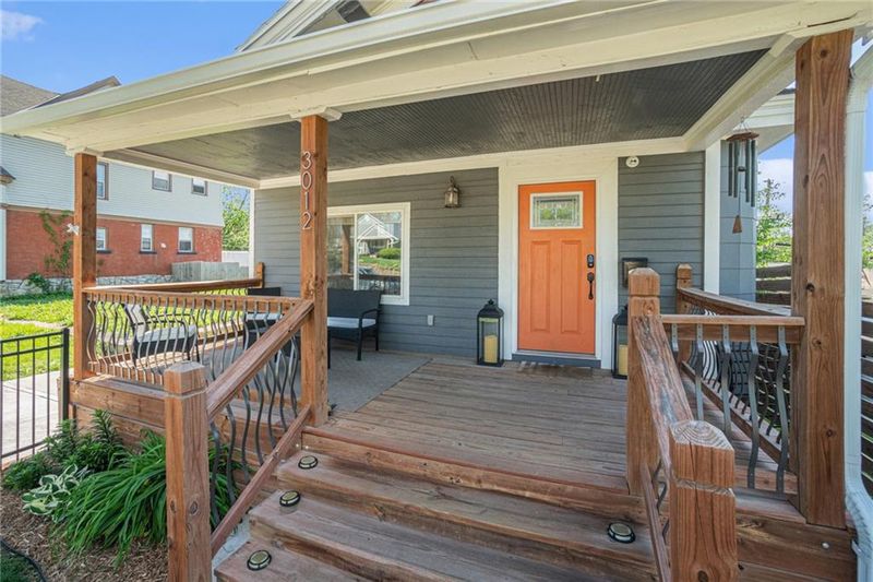 3012 Flora St, Kansas City, MO 64109