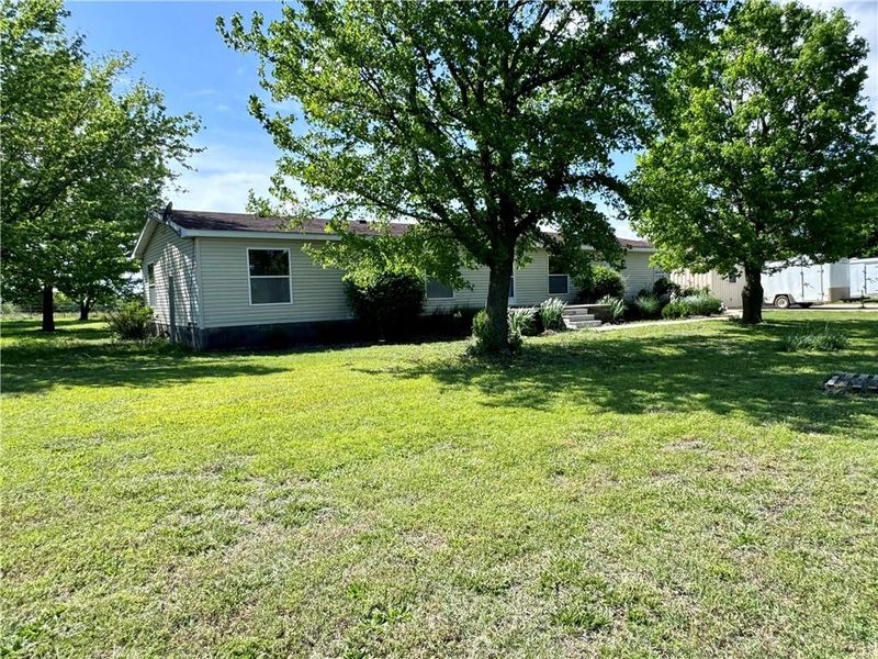 7302 SW 10th St, Columbus, KS 66725