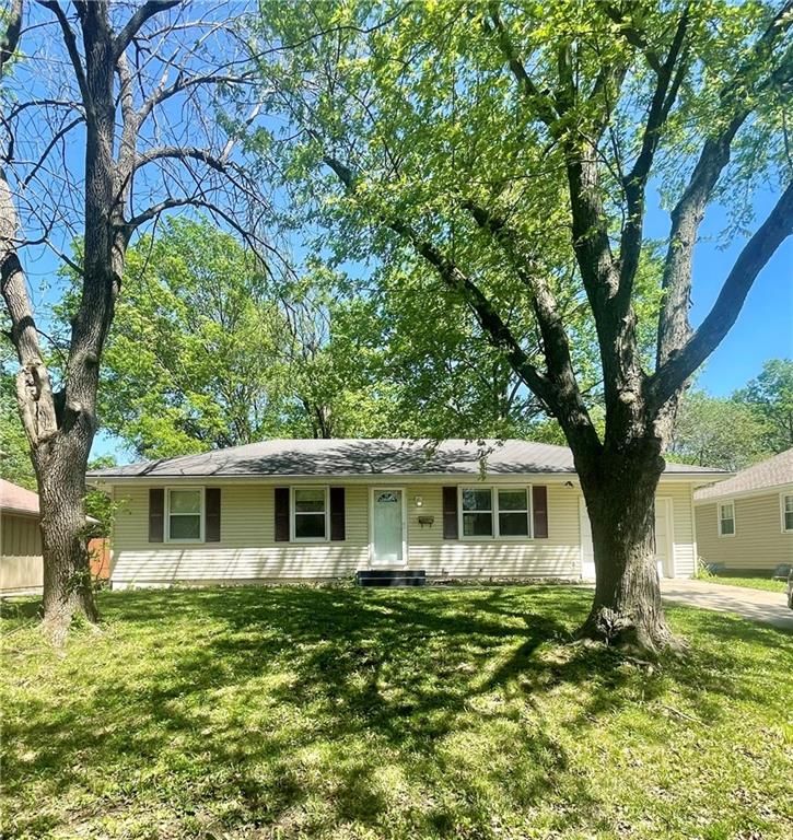 10407 Wallace Ave, Kansas City, MO 64134