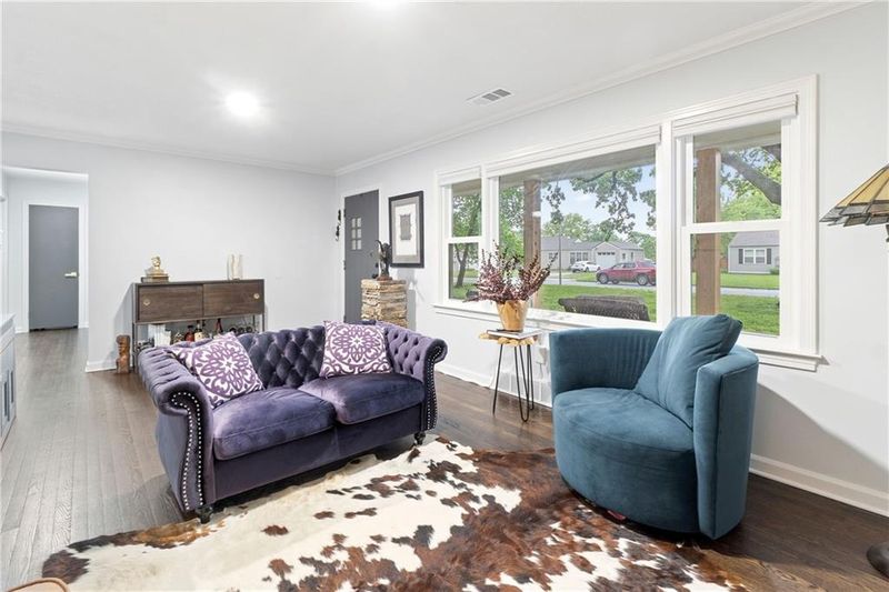 7617 Mackey St, Overland Park, KS 66204