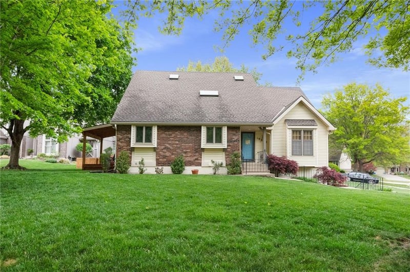10560 Haskins St, Overland Park, KS 66215