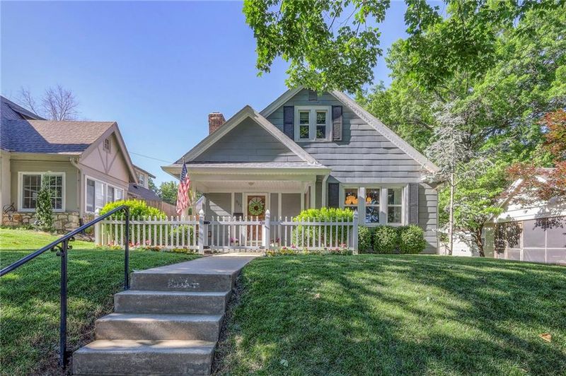 311 E 69th Ter, Kansas City, MO 64113