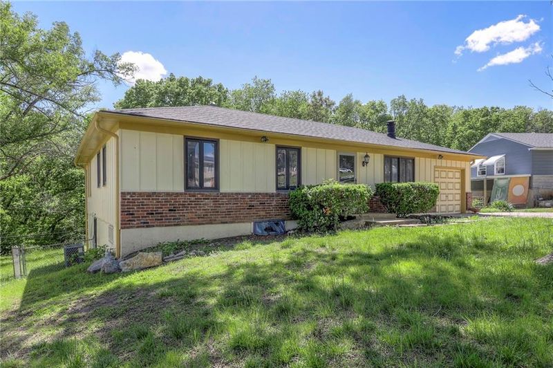 4109 E 74th St, Kansas City, MO 64132