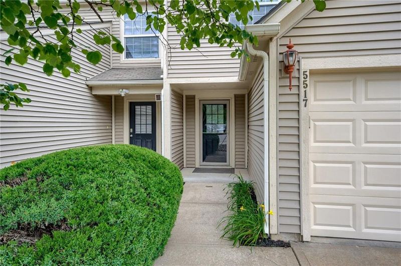 5517 N Fairmount Ave, Kansas City, MO 64118