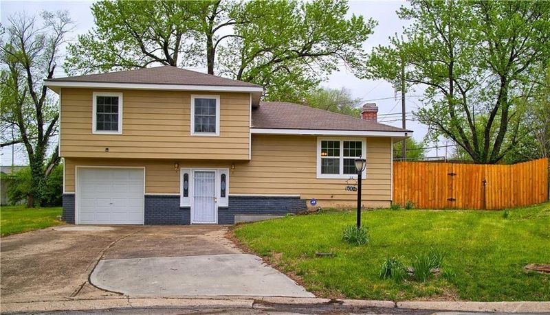 6004 E 95th Ter, Kansas City, MO 64134